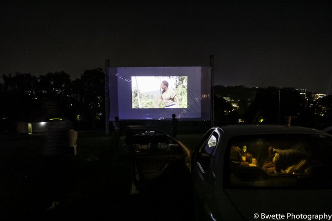 Guests at Amakula enjoying the movie from the comfort of their car